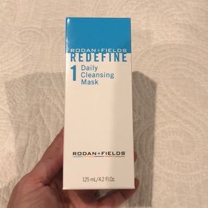 Rodan & Fields REDEFINE Daily Cleansing Mask